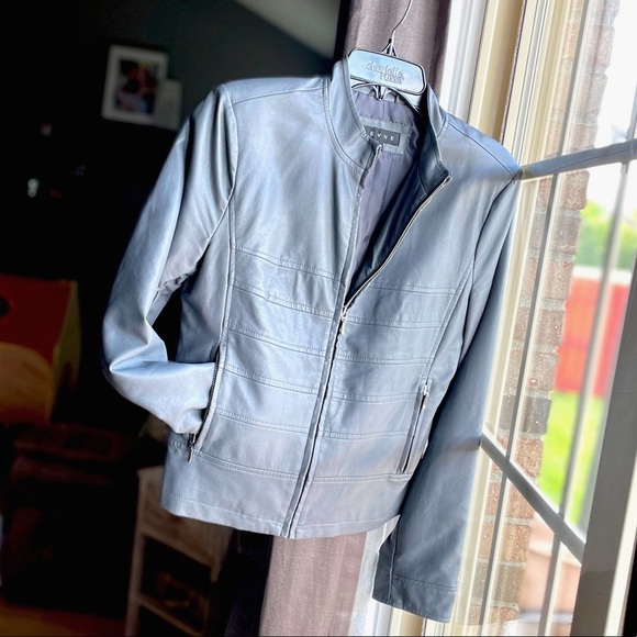 ⬇️ Revue Gray Leather Jacket NWOT - Picture 7 of 7